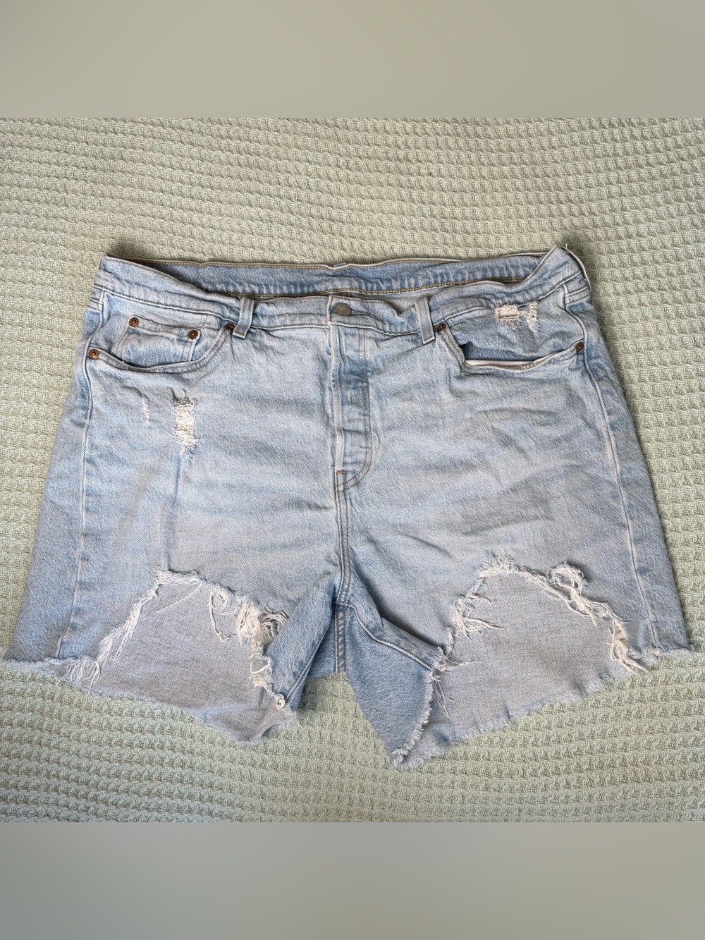 Levis 501 Original Denim Jean Shorts Womens Plus 18W Light Wash Distressed Jorts